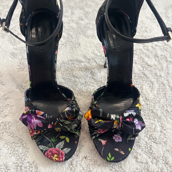 Gucci heels - Picture 1 of 8